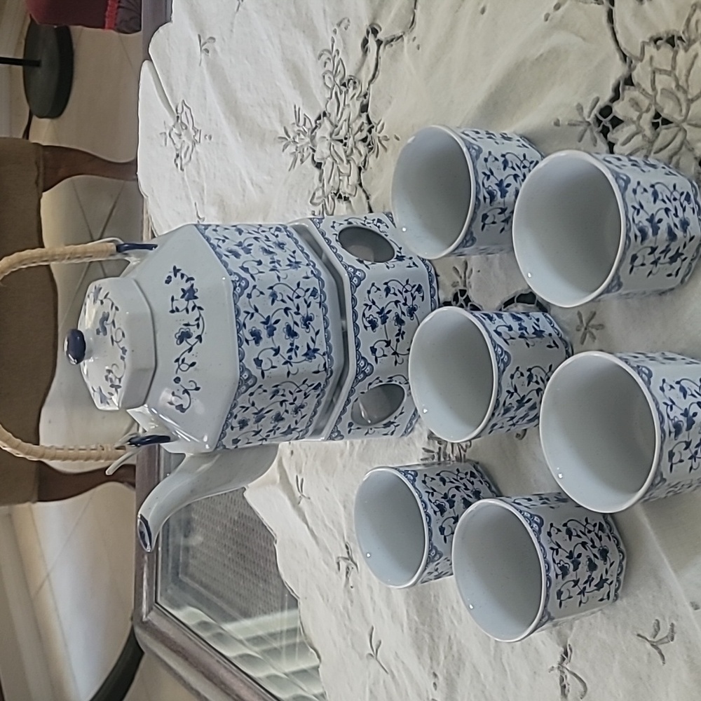 8 piece Chinese tea set